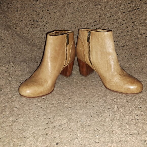 FRYE-Ciera-Shootie/Bootie-Tan Leather-Side Zip-Stacked 2.75" Heel-Sz 6.5-Good - Picture 4 of 8